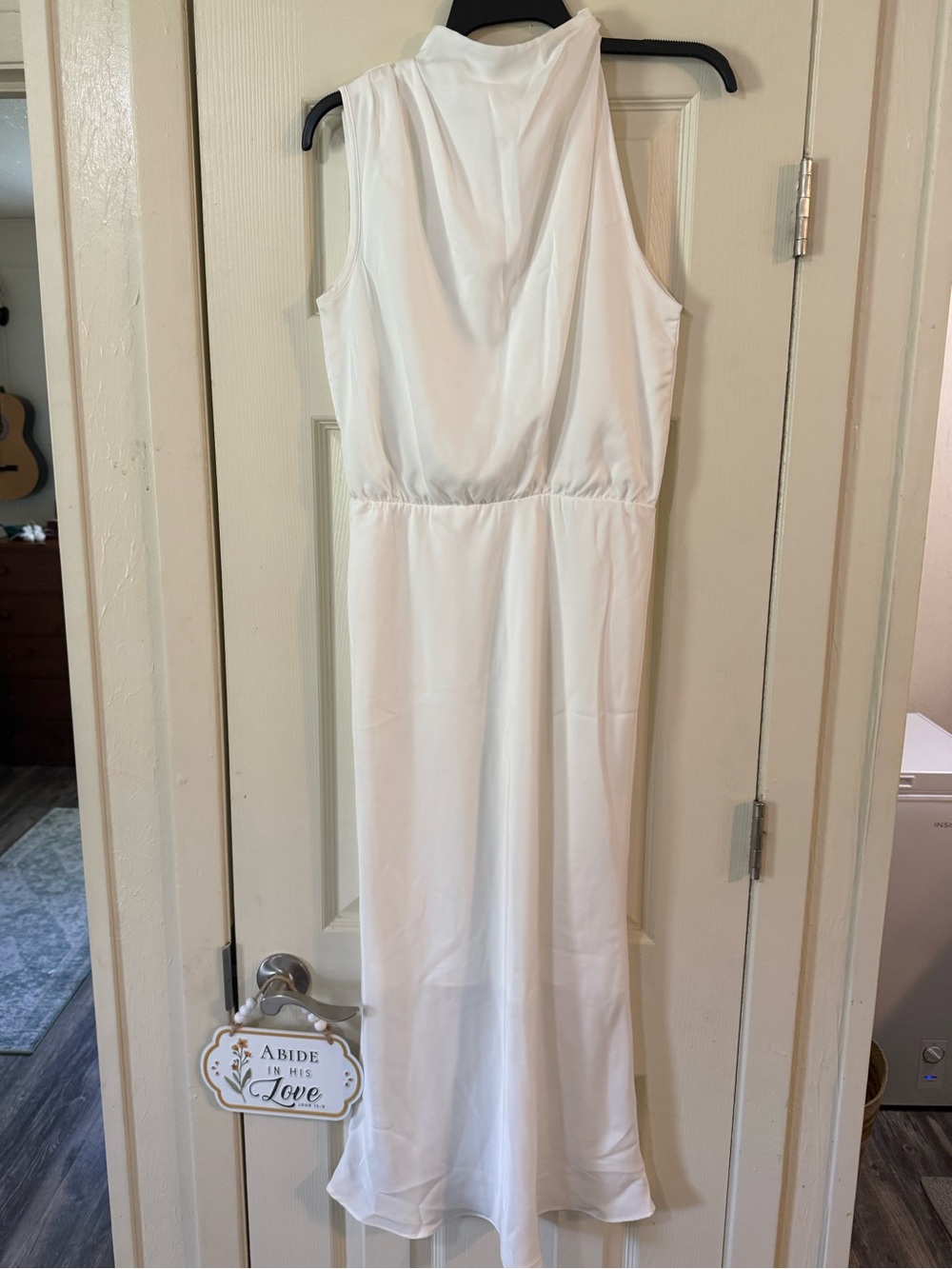Elegant Sleeveless White Maxi Dress with High Collar